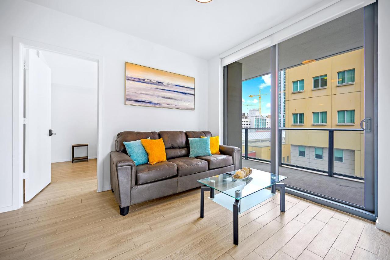 Complex Full Amenities & Entertainment! Appartamento